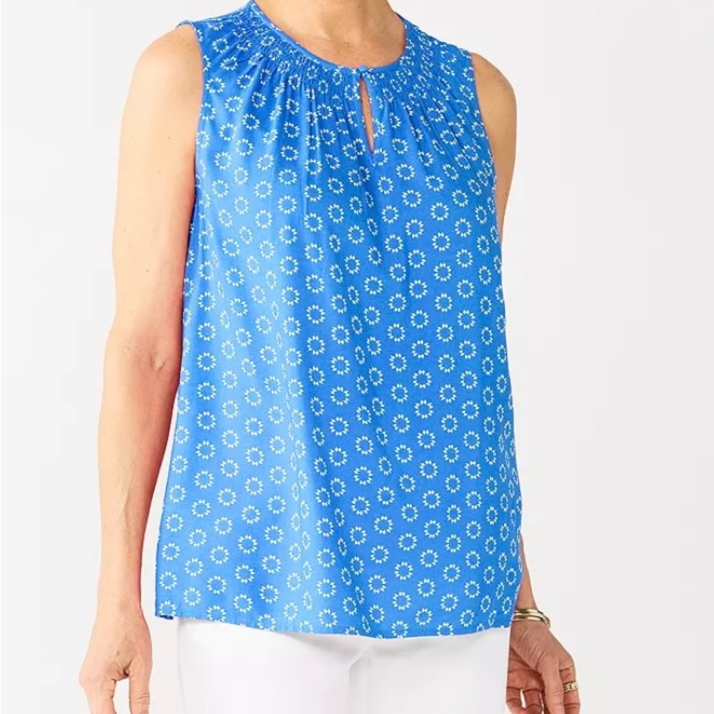 NWT Croft & Barrow smocked sleeveless shell top
